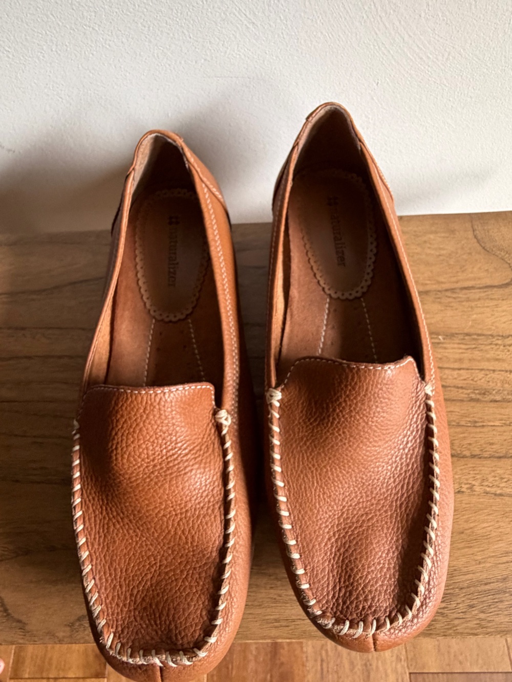 Naturalizer Women's Tan Leather Moccasin Slip-Ons